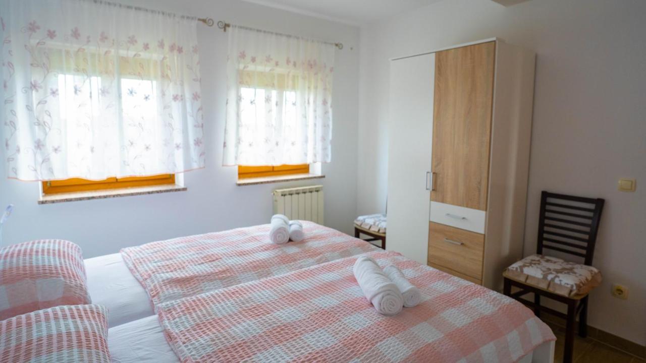 Apartma Tri Oljke Dobrovo Eksteriør billede