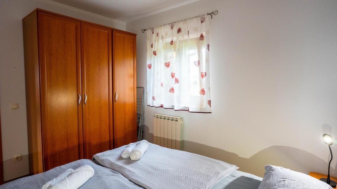 Apartma Tri Oljke Dobrovo Eksteriør billede