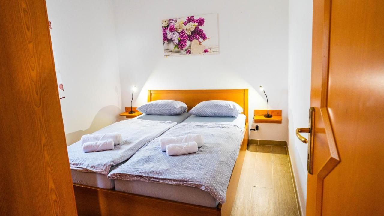 Apartma Tri Oljke Dobrovo Eksteriør billede